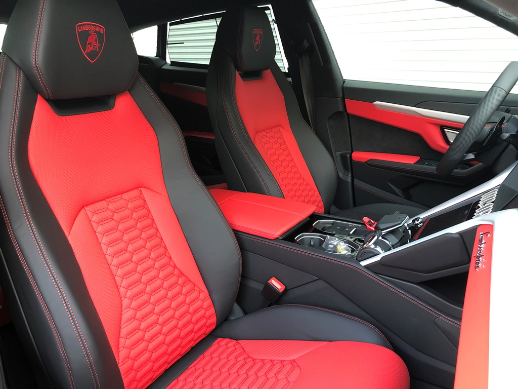 Stock List - NewCar Urus 正規ディーラー車 ブラックメタリック（NERO